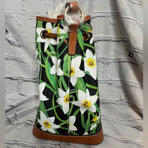 Dooney & Bourke Daffodil Drawstring Bucket Bag & Wristlet *BRAND NEW WITH TAGS* - Picture 3 of 9